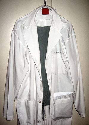 My lab coat and scrubs -- Samir à¤§à¤°à¥à¤® 11:07, 7 ...